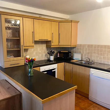 Stylish Ground Floor One Bedroom Townhouse Daire *
